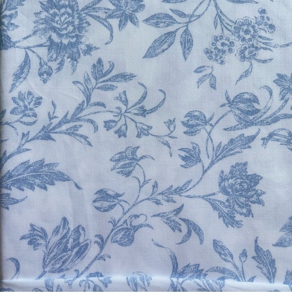 Laura Ashley Blue Floral Natalie cotton Percale 2 Standard pillowcases NWT - Picture 2 of 8
